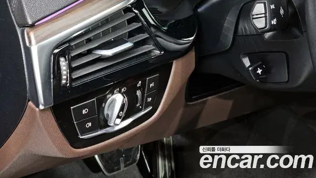 BMW 5 Series 2018 — Şəkil 6/20