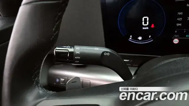 Hyundai Kona 2023 — Фото 18/20