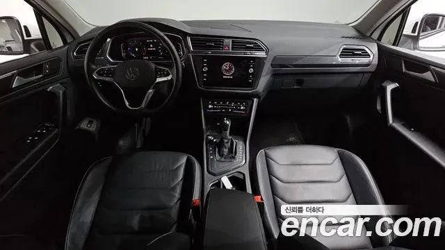 Volkswagen Tiguan 2021 — Şəkil 32/33