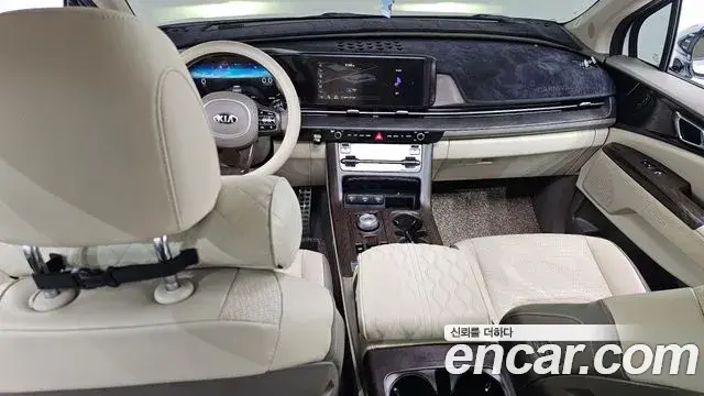 Kia Carnival 2021 — Photo 7/20