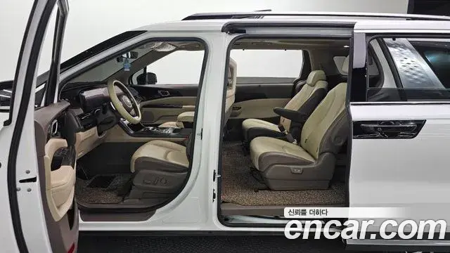 Kia Carnival 2021 — Photo 10/20