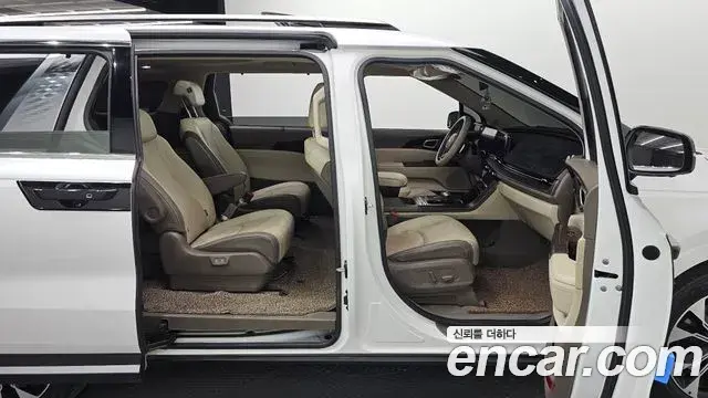 Kia Carnival 2021 — Photo 11/20