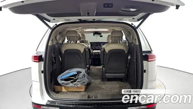 Kia Carnival 2021 — Photo 16/20