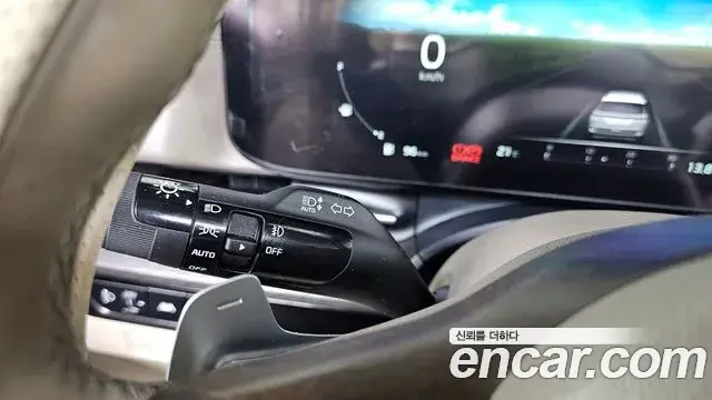 Kia Carnival 2021 — Photo 17/20