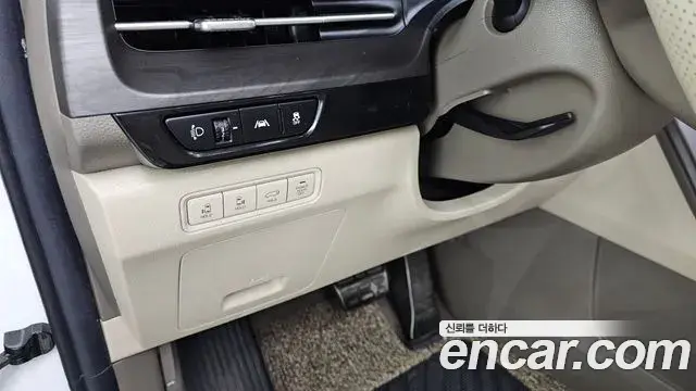 Kia Carnival 2021 — Photo 18/20