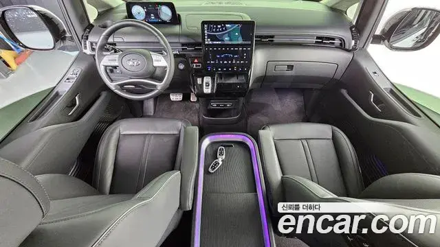 Hyundai Staria 2023 — Şəkil 17/20