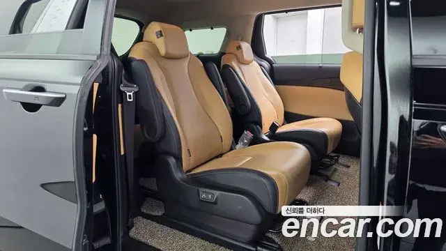 Kia Carnival 2021 — Photo 12/20