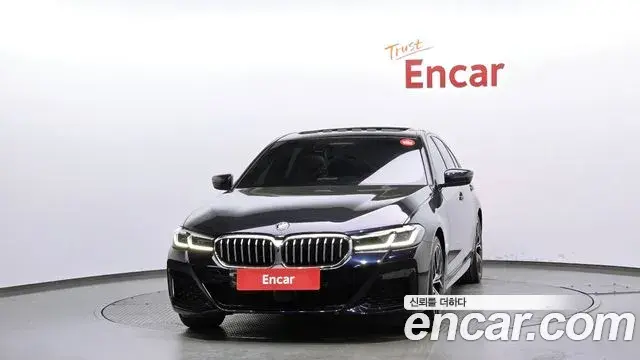 BMW 5 Series 2022 — Şəkil 13/20