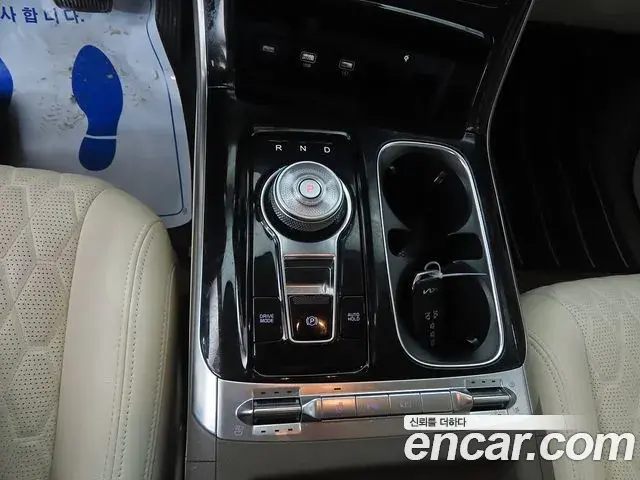 Kia Carnival 2022 — Photo 11/20