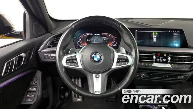 BMW 1 Series 2022 — Photo 17/32