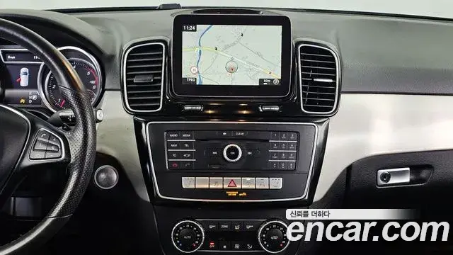 Mercedes-Benz GLE-Class 2018 — ფოტო 9/20