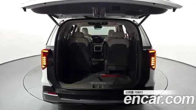 Kia Carnival 2024 — ფოტო 8/39