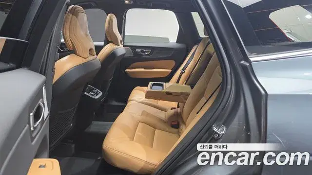 Volvo XC60 2021 — Şəkil 22/30