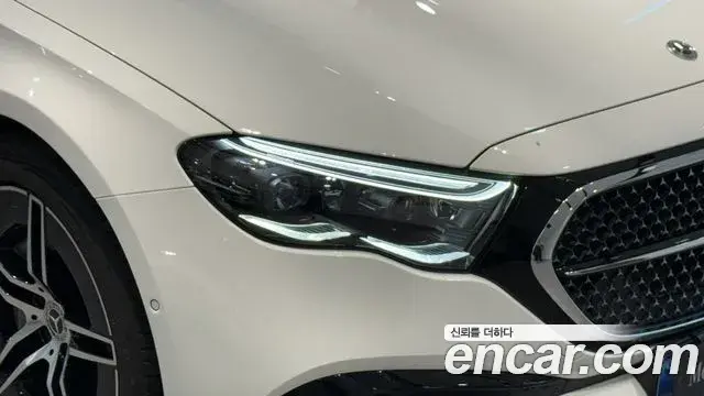 Mercedes-Benz E-Class 2025 — Фото 4/17