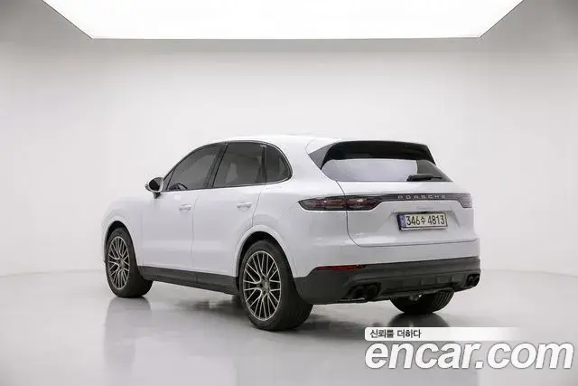 Porsche Cayenne 2021 — ფოტო 12/20