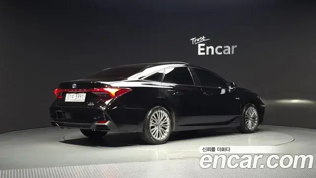 Toyota Avalon 2018 — Photo 2/20