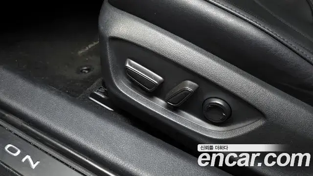 Toyota Avalon 2018 — Photo 18/20
