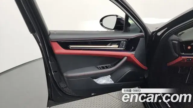 Porsche Panamera 2025 — Photo 32/38