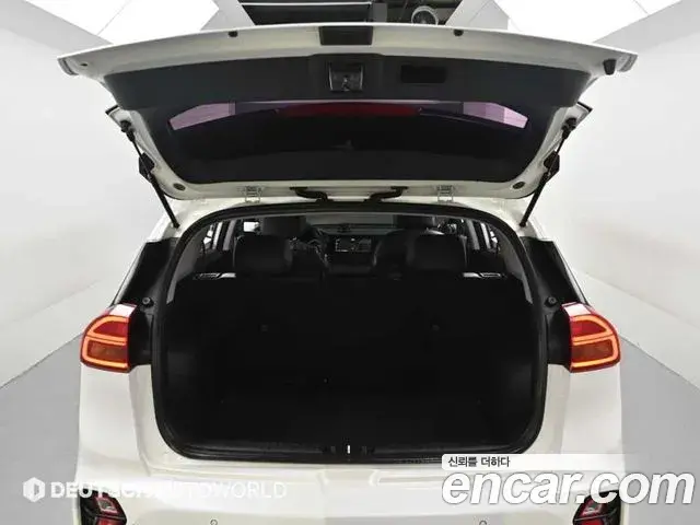 Kia Niro 2019 — Şəkil 10/20