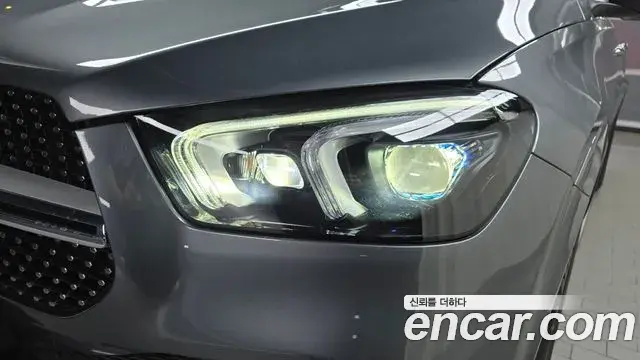 Mercedes-Benz GLE-Class 2021 — ფოტო 13/35