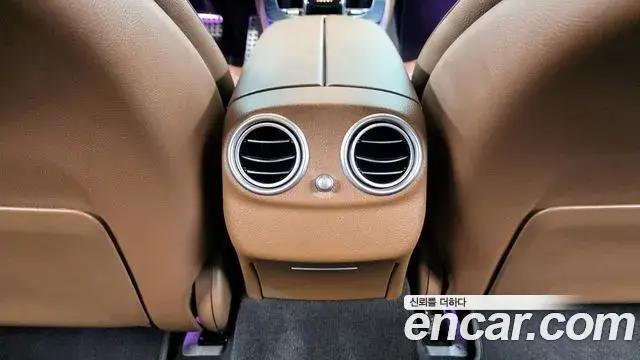 Mercedes-Benz E-Class 2020 — ფოტო 19/32