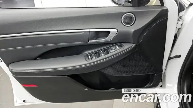 Hyundai Sonata Hybrid 2022 — ფოტო 16/32