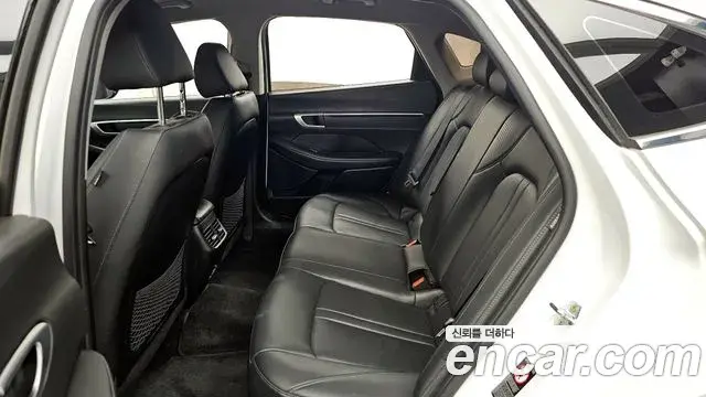 Hyundai Sonata Hybrid 2022 — ფოტო 24/32