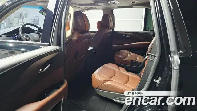 Cadillac Escalade 2019 — Фото 11/20
