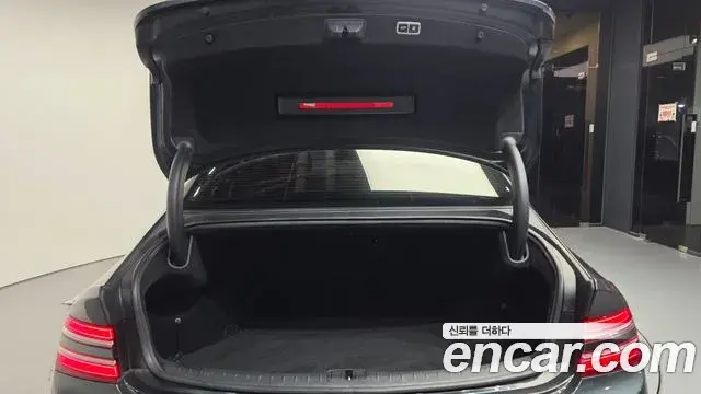 Genesis G80 2020 — Photo 14/20