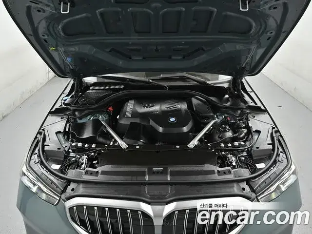BMW 5 Series 2025 — ფოტო 14/20