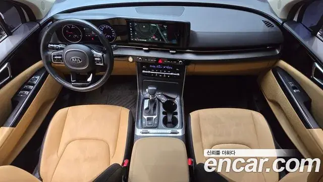 Kia Carnival 2021 — Photo 7/20