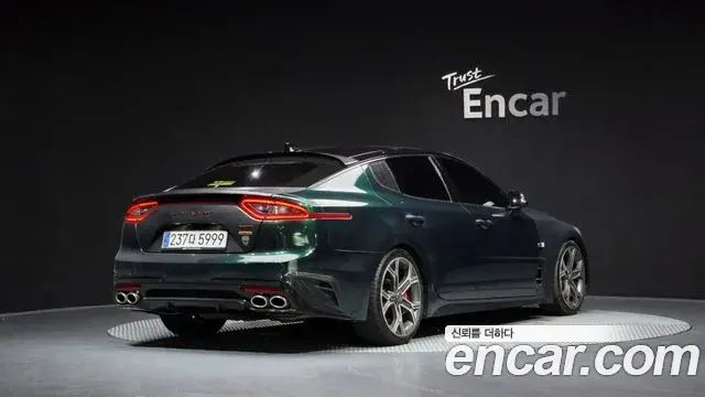 Kia Stinger 2018 — Фото 2/20