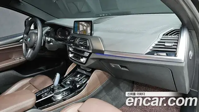 BMW X4 2021 — ფოტო 27/32