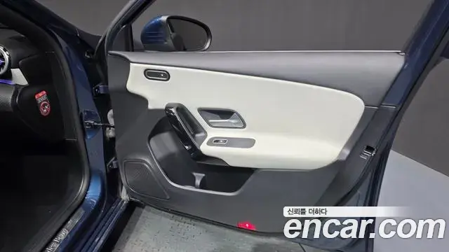 Mercedes-Benz A-Class 2020 — Şəkil 20/28