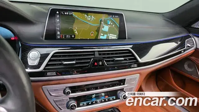 BMW 7 Series 2018 — Фото 13/20