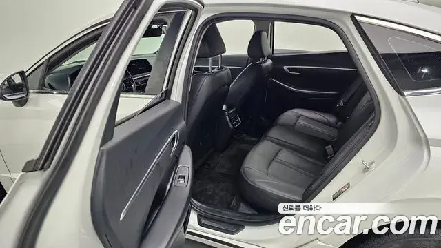 Hyundai Sonata Hybrid 2019 — Şəkil 19/29
