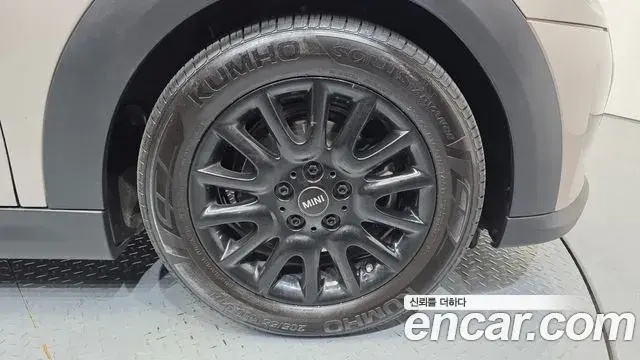 Mini Cooper 2021 — Photo 5/20
