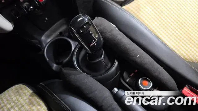 Mini Cooper 2021 — Photo 9/20