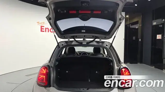 Mini Cooper 2021 — Photo 20/20