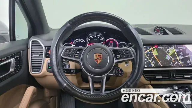 Porsche Cayenne 2019 — Фото 15/20