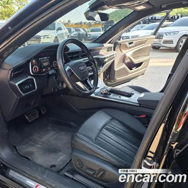 Audi A6 2021 — Photo 11/20