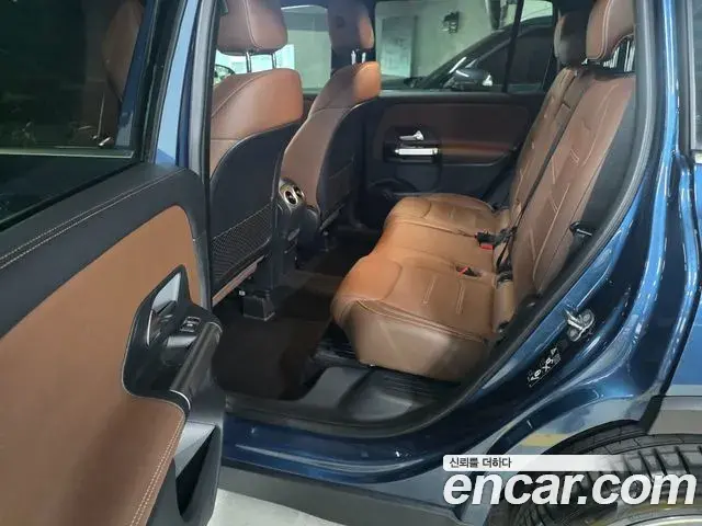 Mercedes-Benz GLB-Class 2023 — Фото 6/19