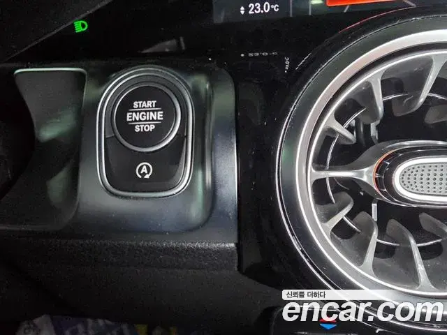 Mercedes-Benz GLB-Class 2023 — Фото 15/19