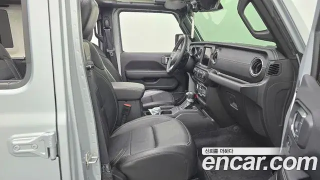 Jeep Wrangler 2022 — Şəkil 22/35