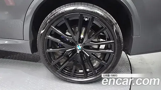 BMW X5 2025 — ფოტო 31/31