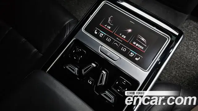 Audi A8 2020 — Photo 2/40