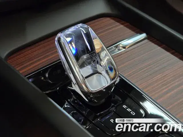 Volvo XC60 2025 — ფოტო 20/20