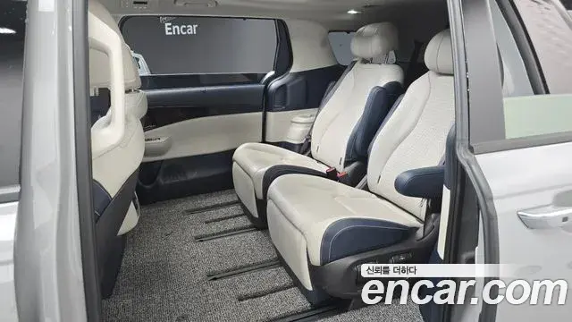Kia Carnival 2024 — Фото 12/20