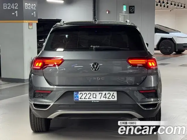 Volkswagen T-Roc 2022 — ფოტო 16/20