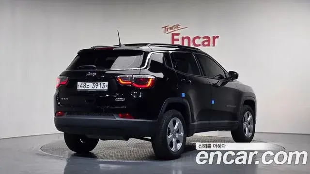 Jeep Compass 2018 — Photo 21/30